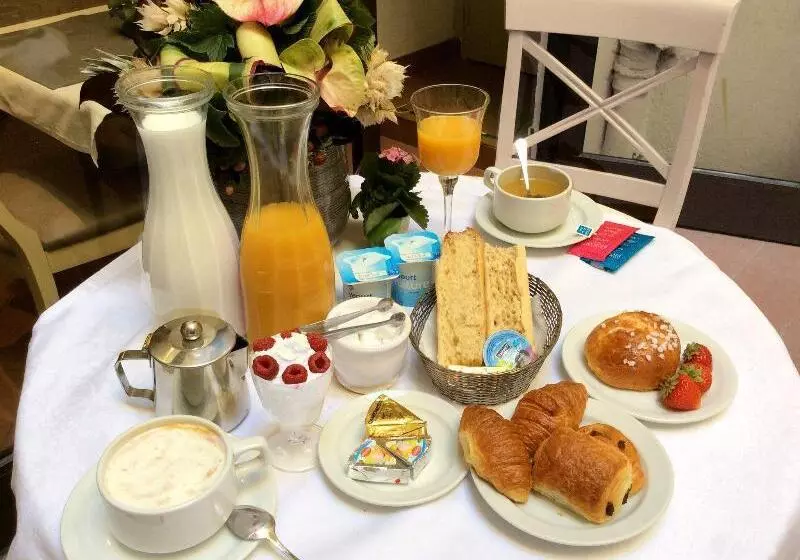 ホテル Hôtel Du Mont Dore Batignolles