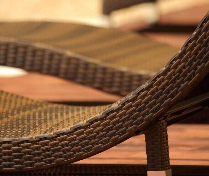 호텔 Hôtel Le Clos Roussillon