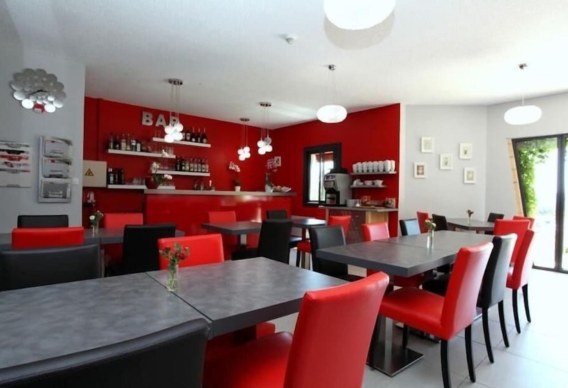 호텔 Hôtel Le Clos Roussillon