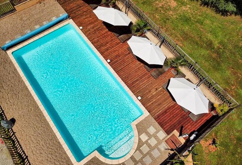 호텔 Hôtel Le Clos Roussillon