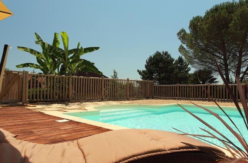 호텔 Hôtel Le Clos Roussillon