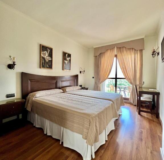 فندق Los Dolmenes