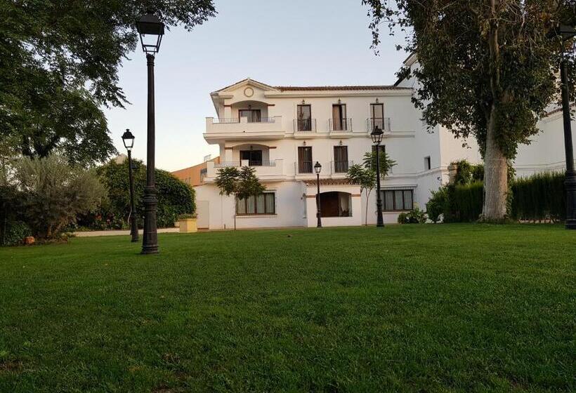 فندق Los Dolmenes