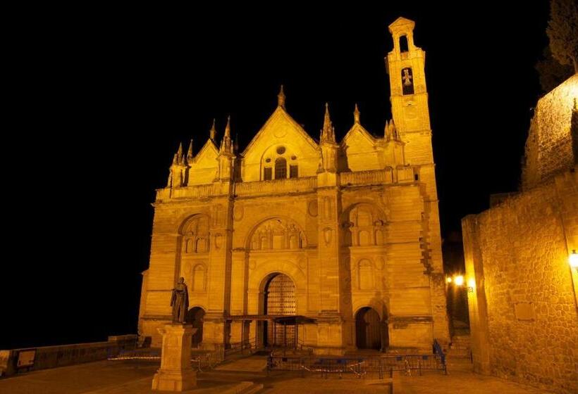 فندق Los Dolmenes