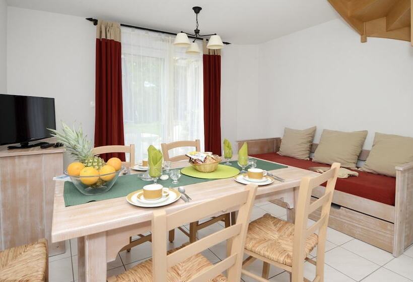 Отель Résidence Odalys Le Hameau Du Lac