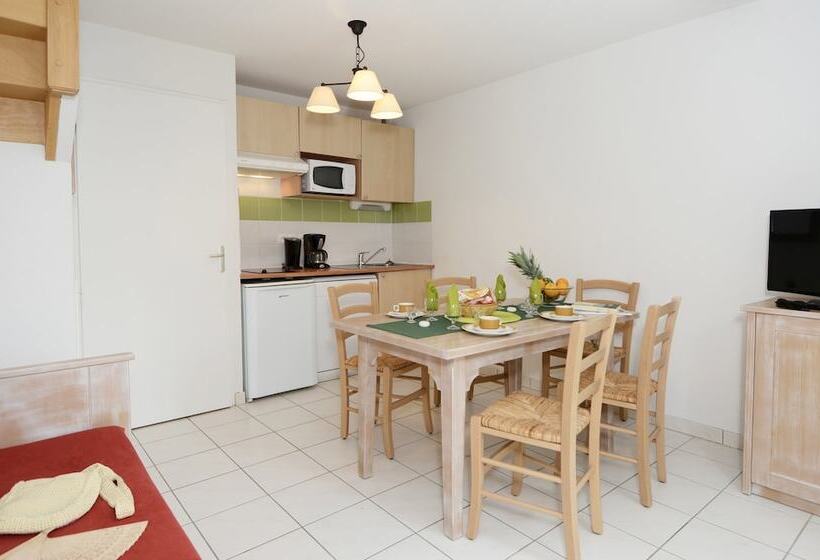 Отель Résidence Odalys Le Hameau Du Lac