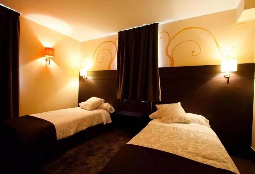 교외 호텔 Restaurante Puente Romano