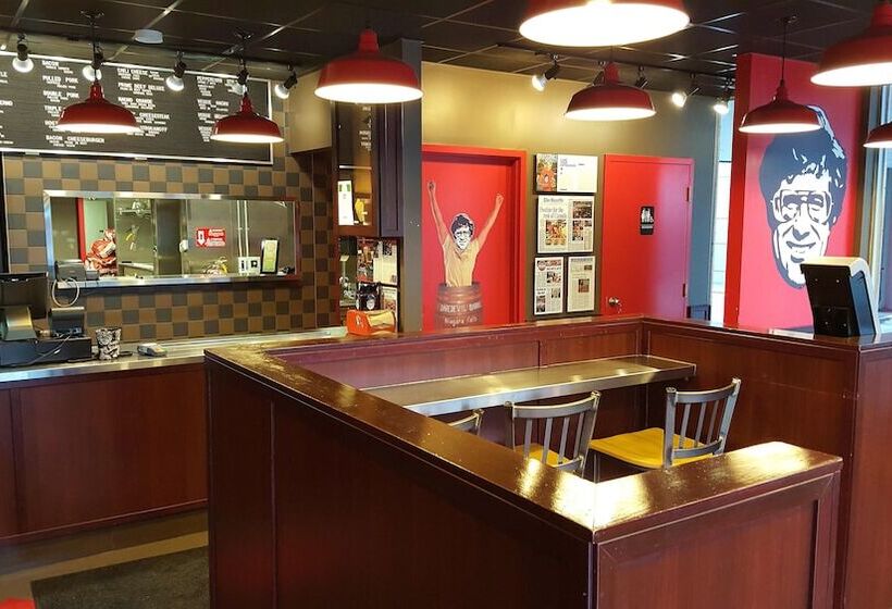 בית מלון כפרי Victoria Motor Inn