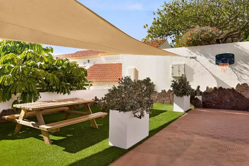 Wyndham Residences Golf Del Sur