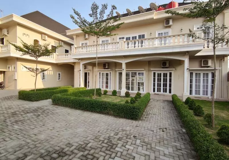 Hotelli Green Forest