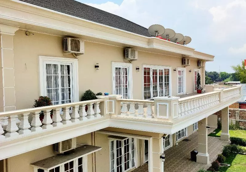 Hotelli Green Forest