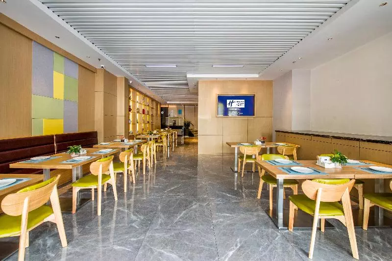 ホテル Holiday Inn Express Shenzhen Nanshan By Ihg