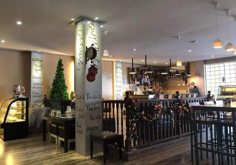 King's Royale Hotel And Resort