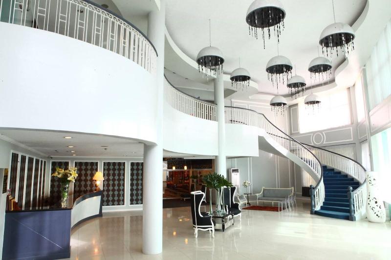 King's Royale Hotel And Resort