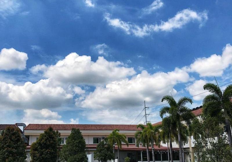 King's Royale Hotel And Resort