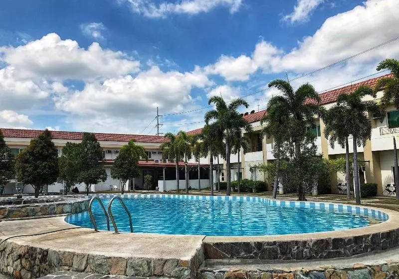 King's Royale Hotel And Resort