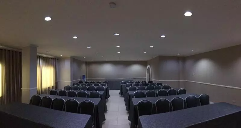 King's Royale Hotel And Resort