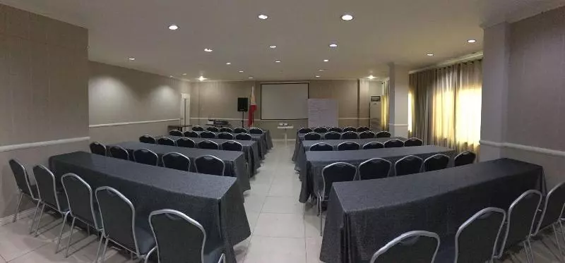 King's Royale Hotel And Resort