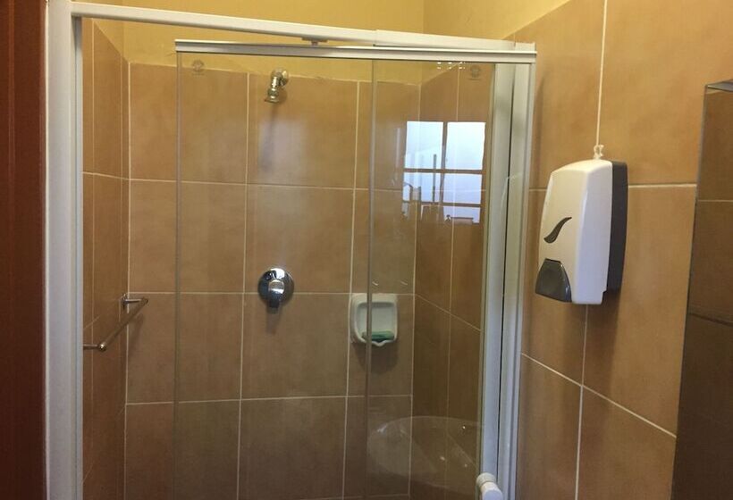 پانسیون Rosey Rest Inn