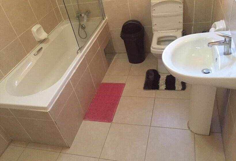 پانسیون Rosey Rest Inn