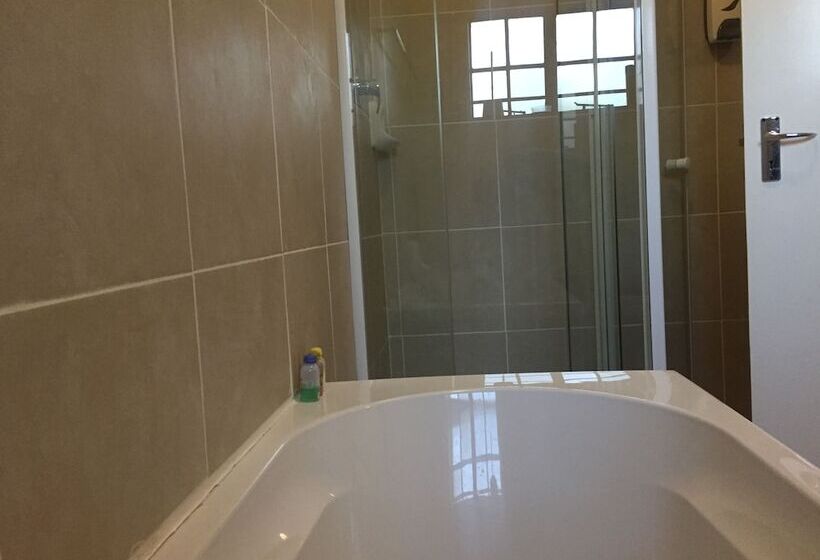 پانسیون Rosey Rest Inn