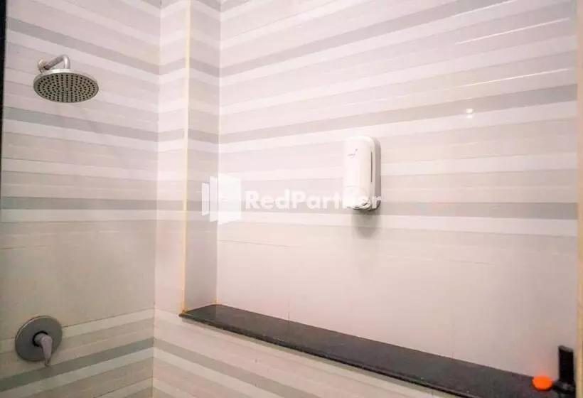 Hotelli Reddoorz At Daffi Araya