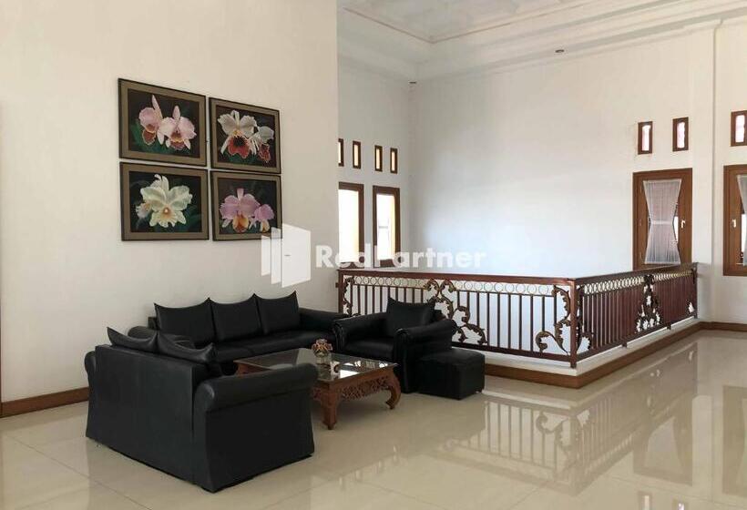 فندق Reddoorz At Daffi Araya