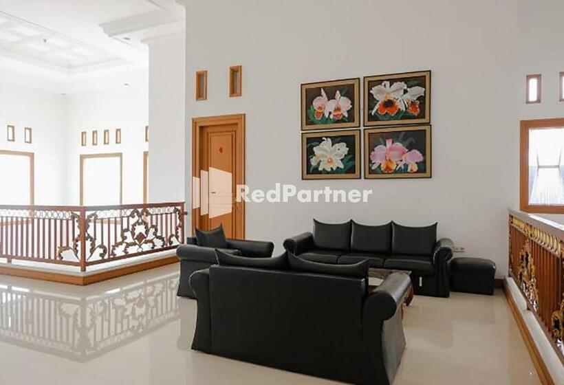 فندق Reddoorz At Daffi Araya