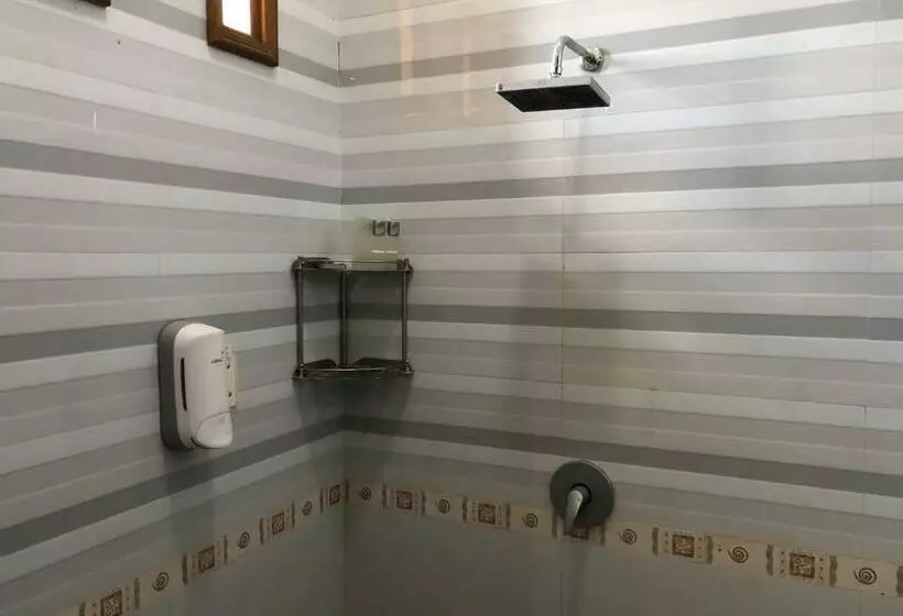 Hotelli Reddoorz At Daffi Araya