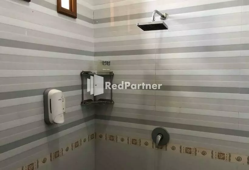 Hotelli Reddoorz At Daffi Araya