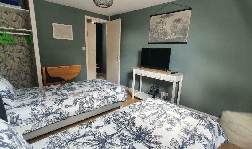 Bed and Breakfast Chambres D Hotes Avec Piscine Aux Agapanthes De Cromel   Mont Saint Michel