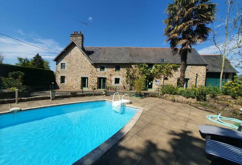 Bed and Breakfast Chambres D Hotes Avec Piscine Aux Agapanthes De Cromel   Mont Saint Michel