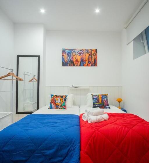 تختخواب و صبحانه Naval Guest House & Bistro