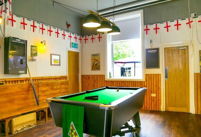 OYO Castle Hotel, Accrington