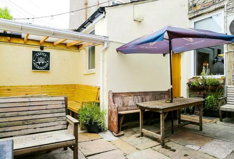 OYO Castle Hotel, Accrington