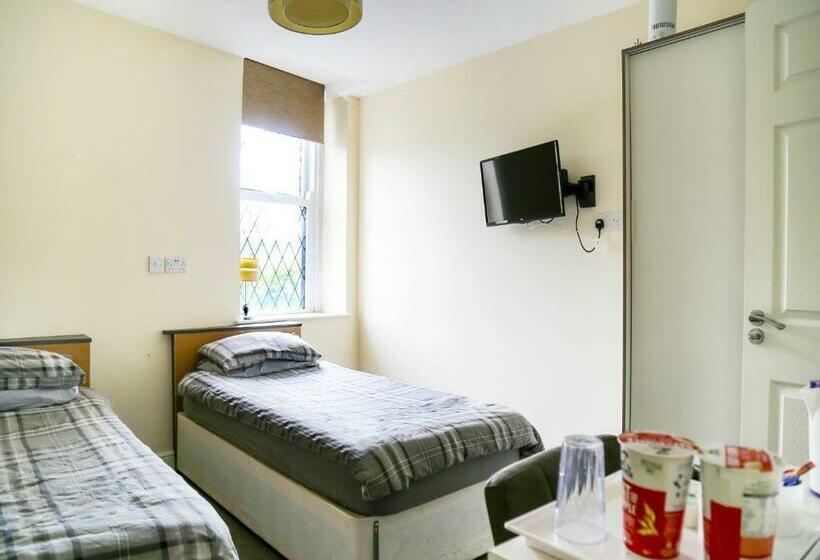 OYO Castle Hotel, Accrington