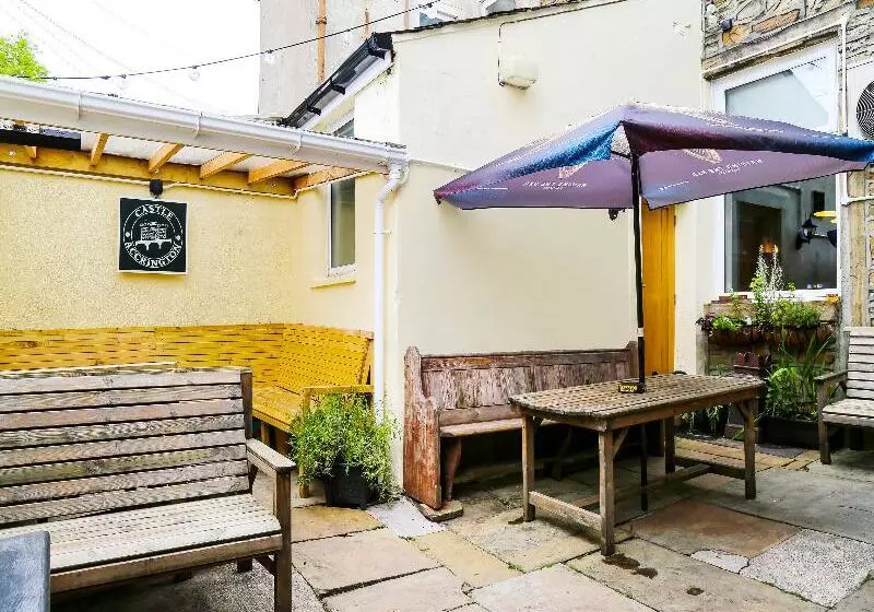 OYO Castle Hotel, Accrington