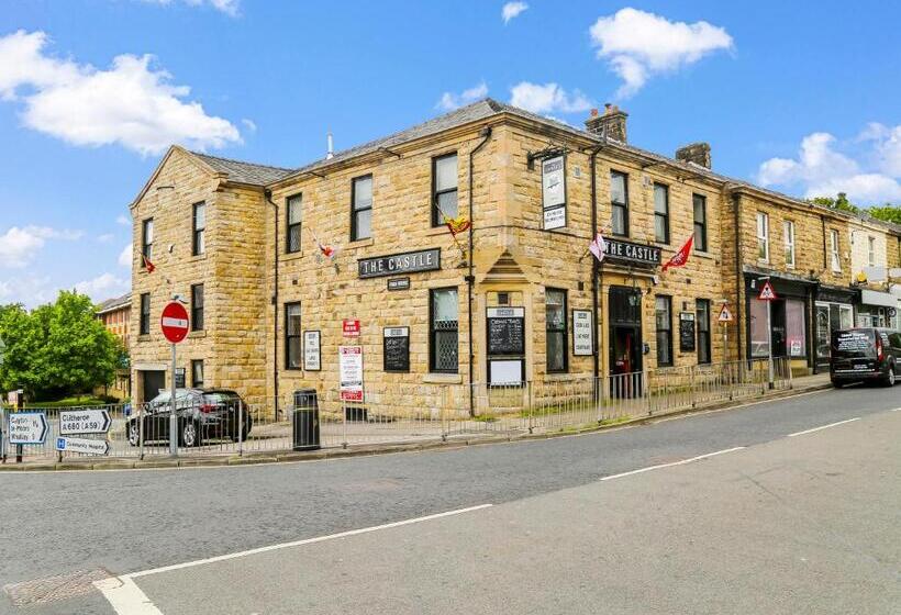 OYO Castle Hotel, Accrington