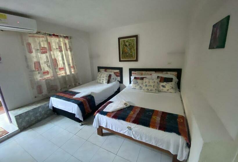 Отель House Marfito Airport