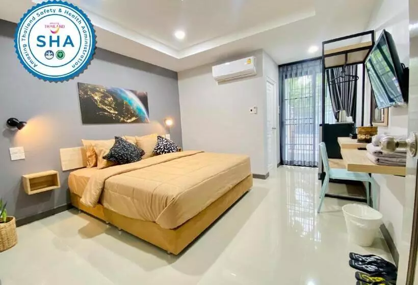 The Hub Hotel Surin