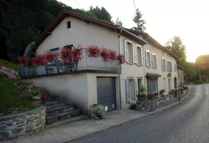 Majatalo Le Pont De Livinhac