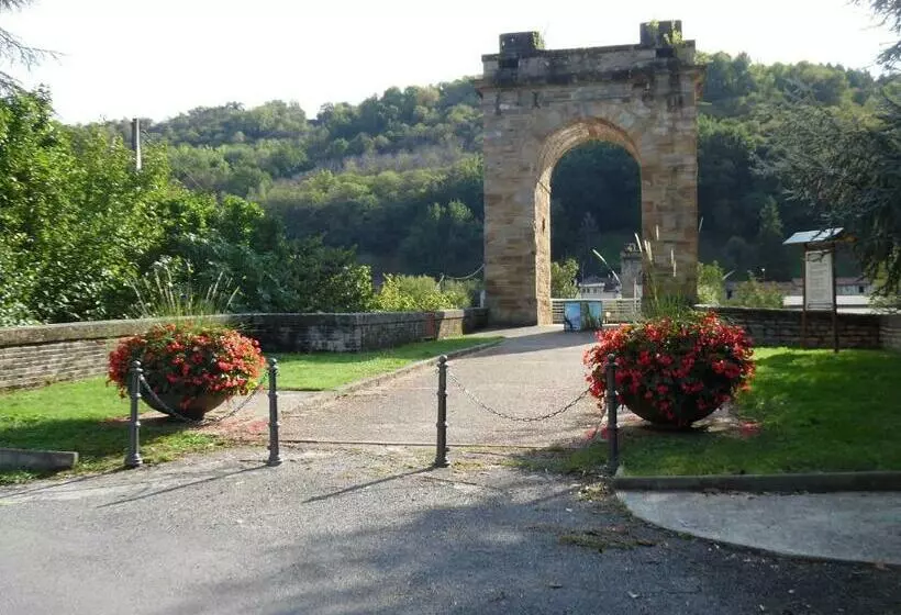 Majatalo Le Pont De Livinhac