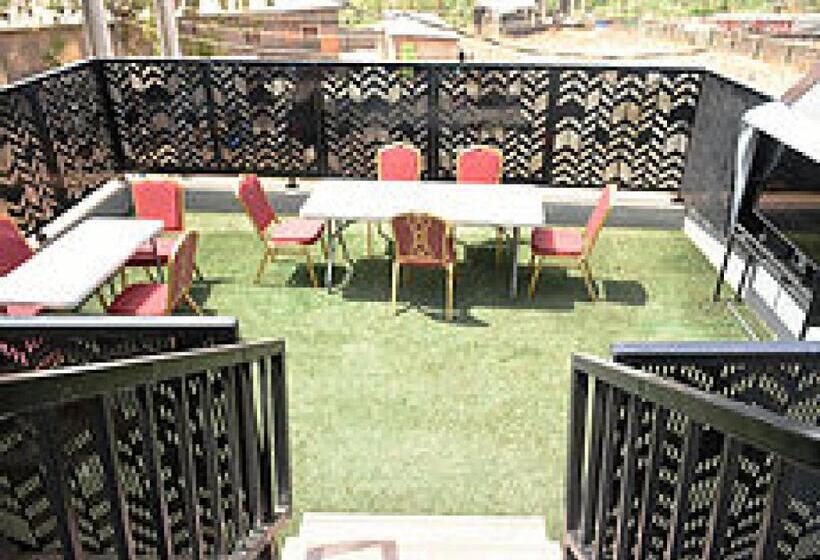 پانسیون Room In Lodge   The Beckett Suites