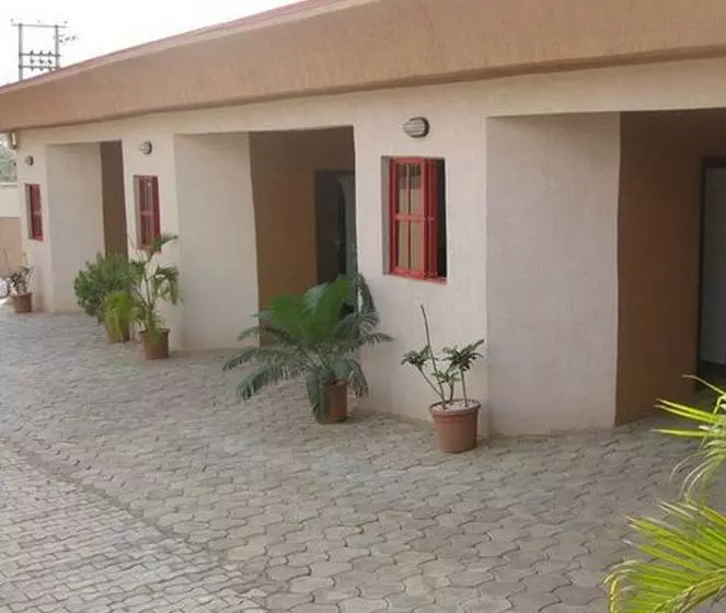 پانسیون Room In Lodge   Sunview Hotel  Akure