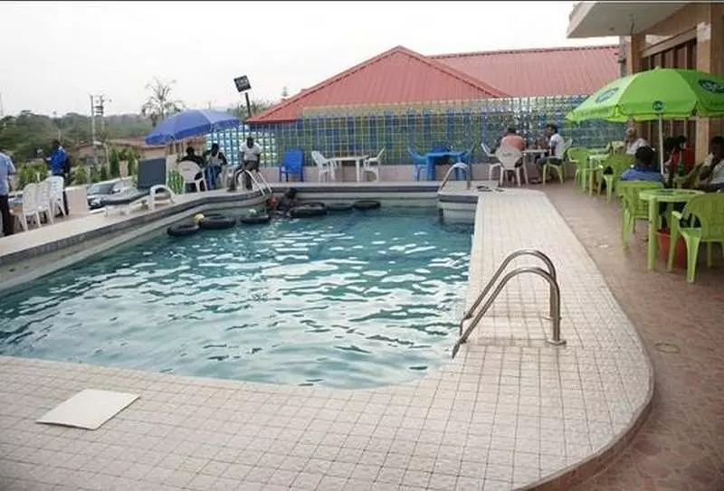 پانسیون Room In Lodge   Sunview Hotel  Akure