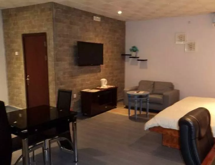 پانسیون Room In Lodge   Sunview Hotel  Akure
