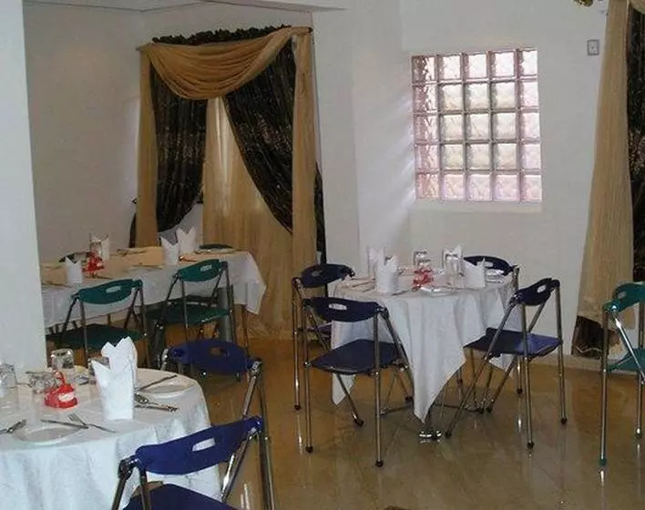 پانسیون Room In Lodge   Sunview Hotel  Akure