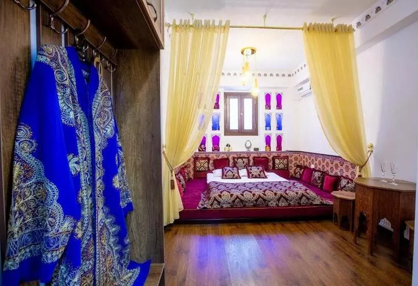 هتل Khurjin Boutique