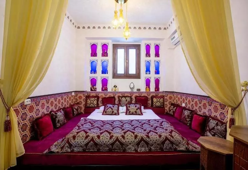 هتل Khurjin Boutique