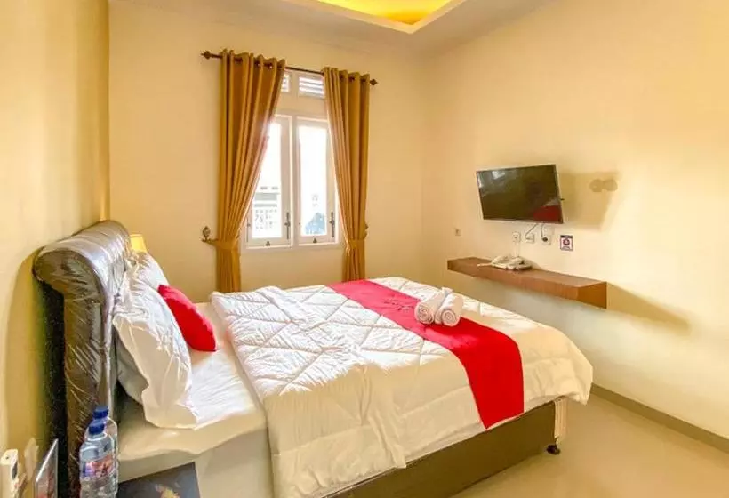 ホテル Reddoorz Premium Near Museum Angkut Batu 3